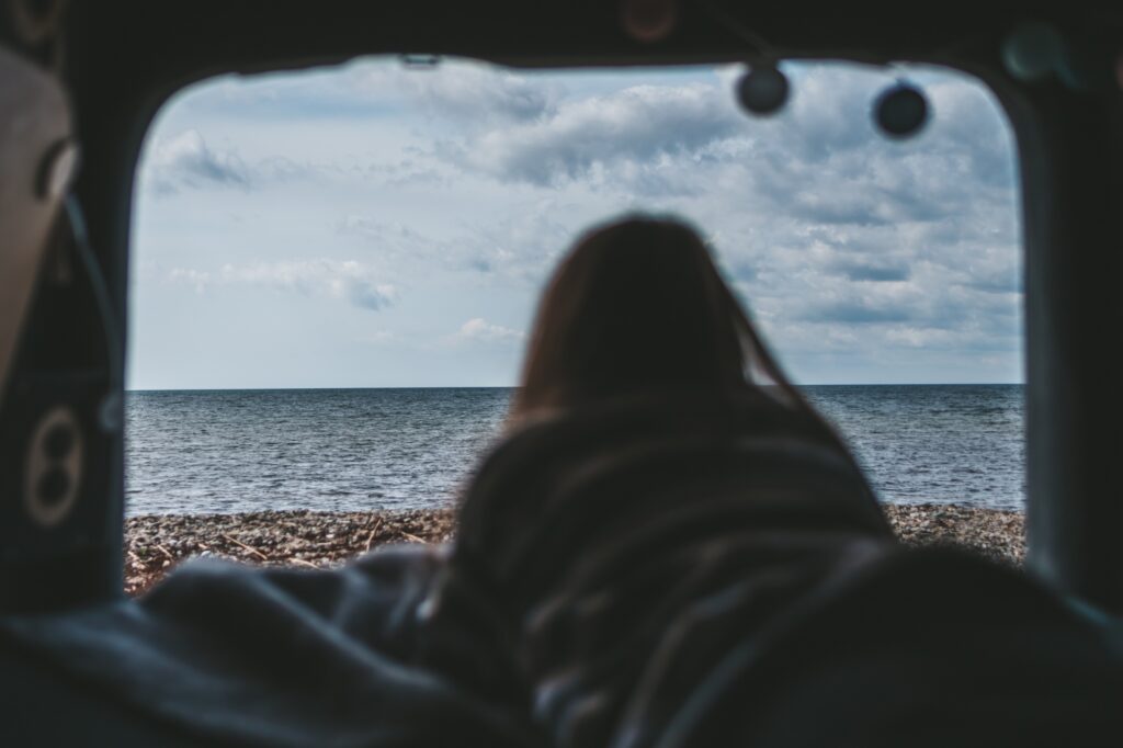 Hvis du drømmer om at vågne op om morgenen i en autocamper med havudsigt, så kan du finde det rette køretøj hos MyCamper. Copyright: Marielle Janotta